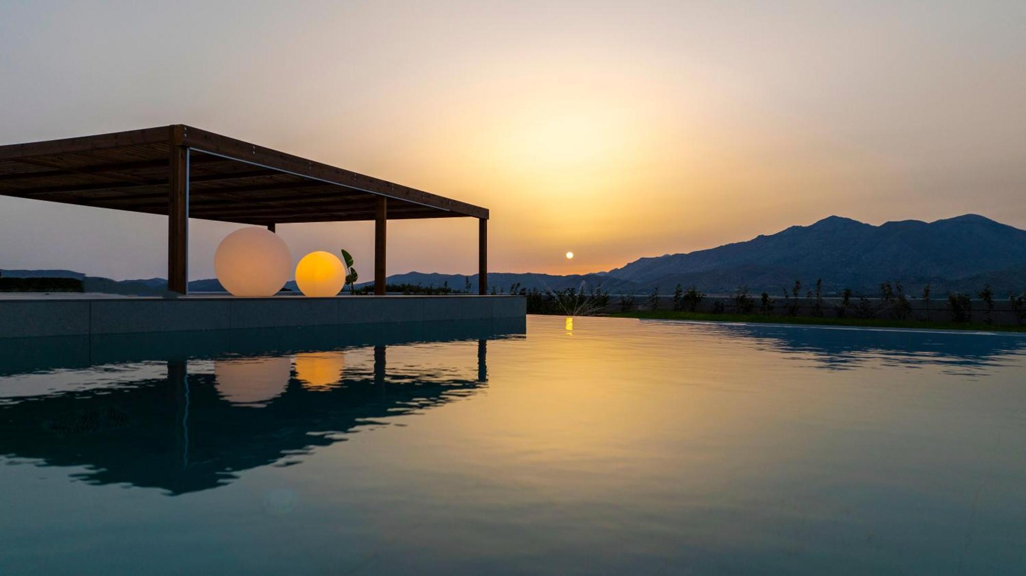Blue Sky Villas Arkalochórion 外观 照片